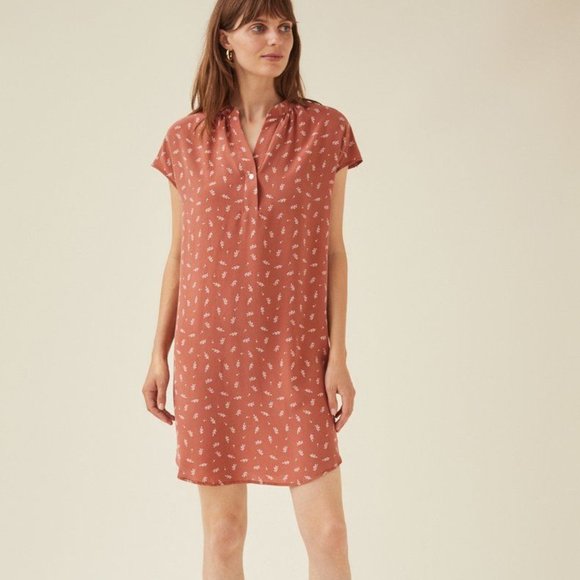 Amour Vert Dresses & Skirts - NWT Amour Vert Renata Dress